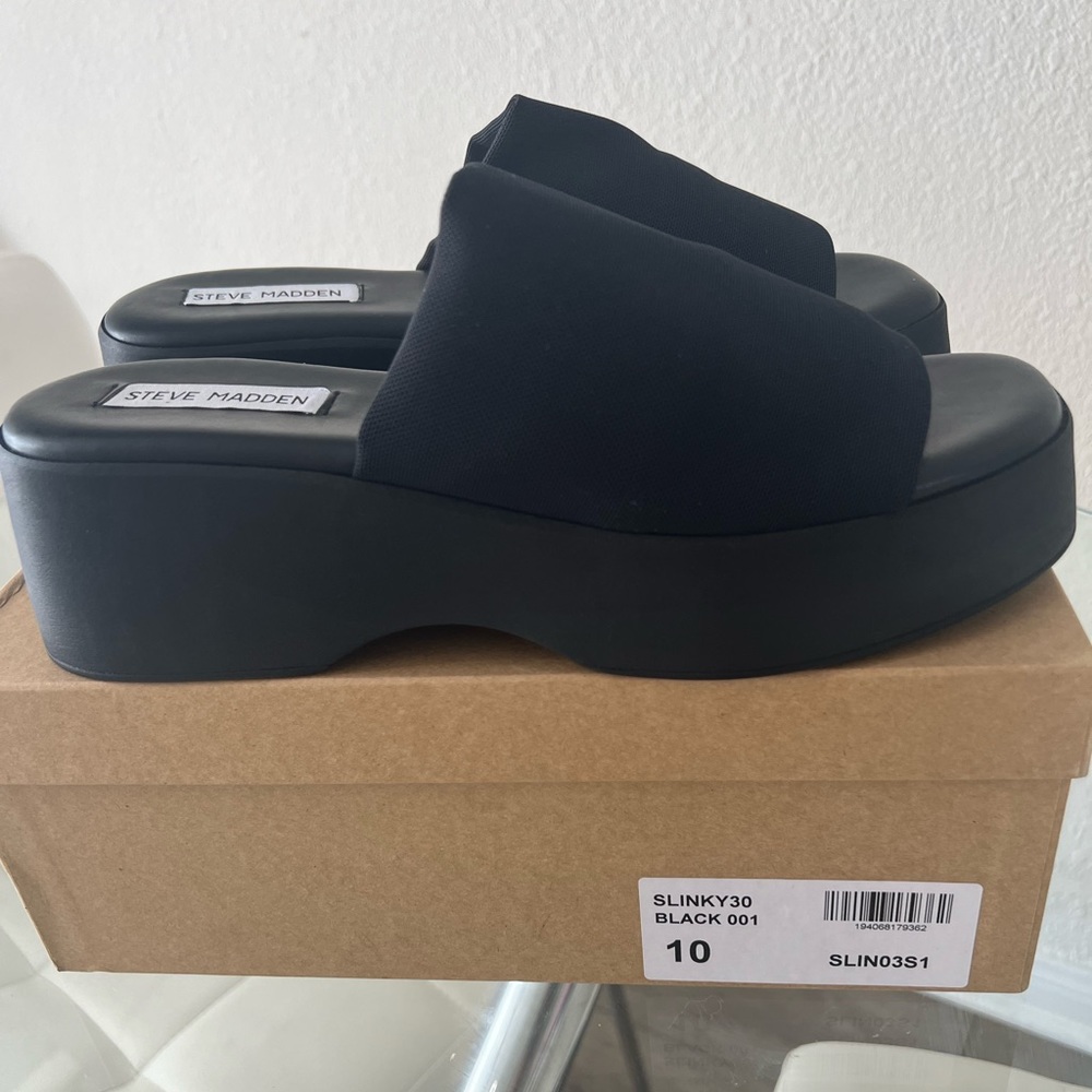 Steve Madden NEW Slinky30 Black Sandals